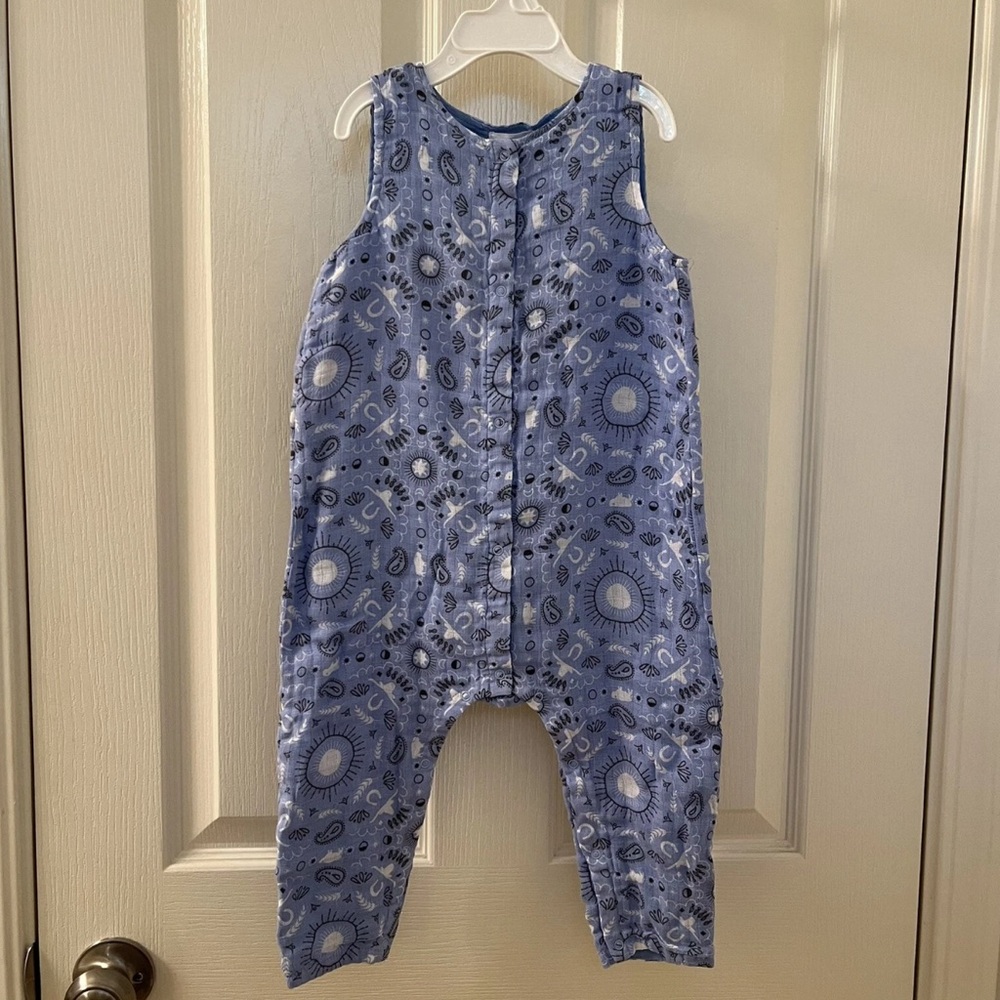 Angel Dear tullabee Jumpsuit
Romper Muslin Cotton Size 18-24
Months